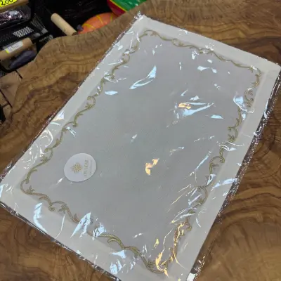 Cette de table et fond de plateaux