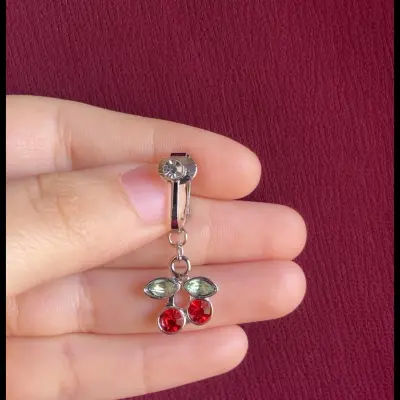 Berry fake Belly piercing