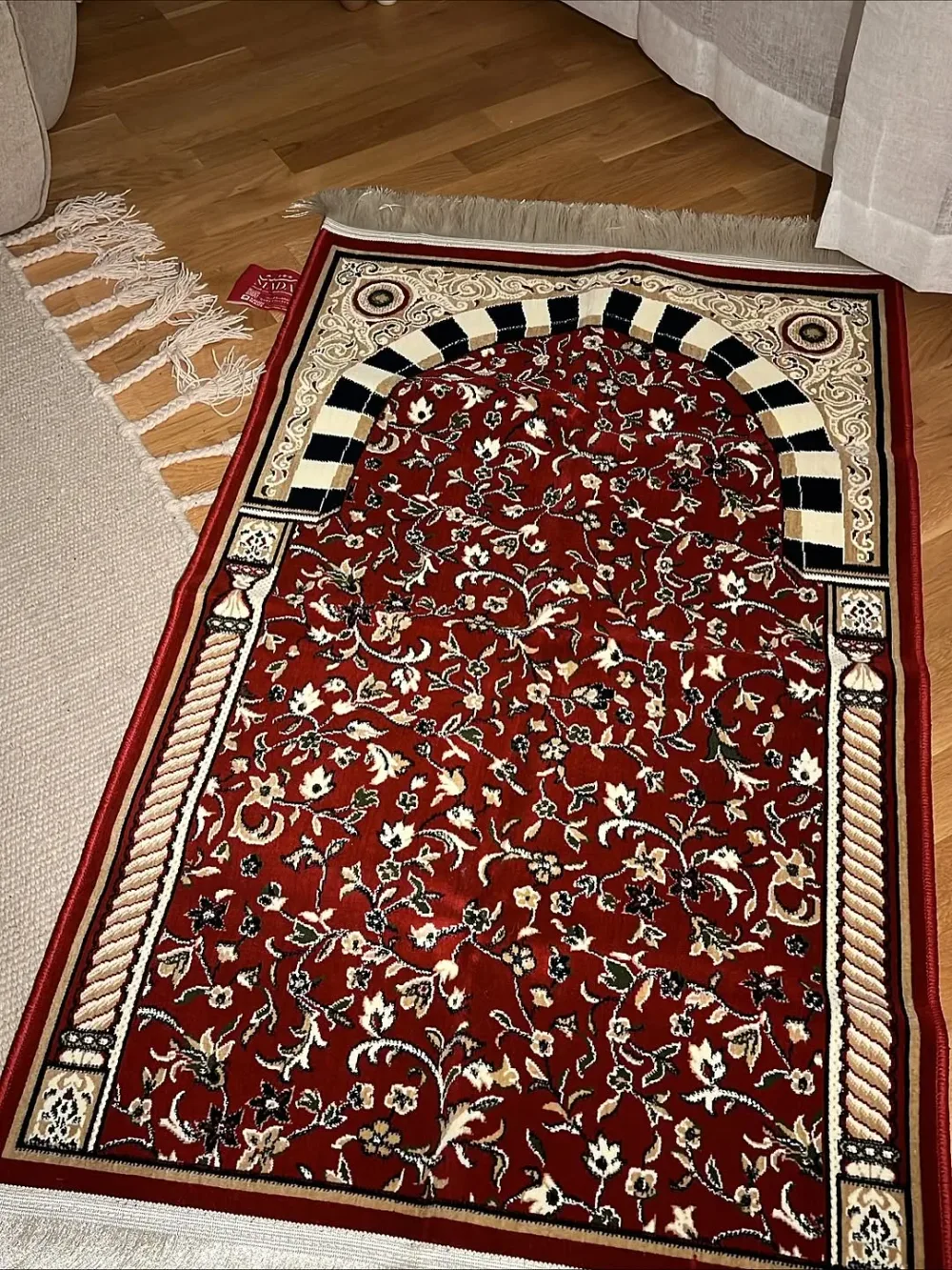 سجادة الحرم | تشكيلة الروضة (أحمر)