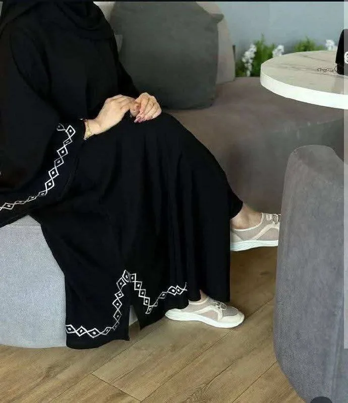 عباءة الياسمين الفاخرة