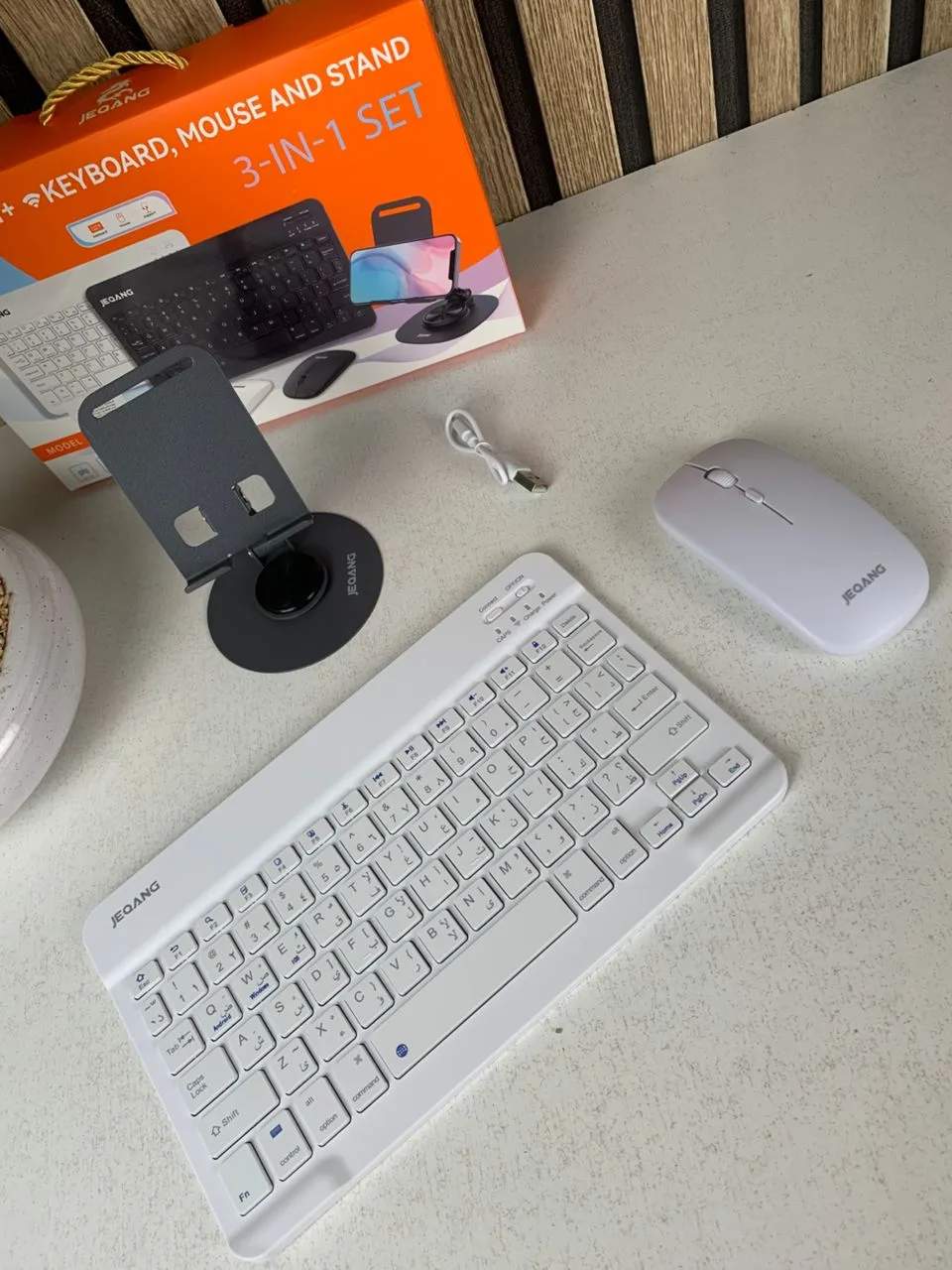 Combo clavier et souris avec support de téléphone compatible ( windows + ios + android )
