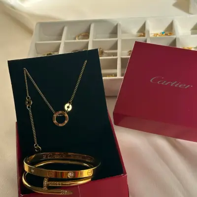 Parure 3 pièces : collier et duo de bracelets