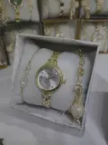 ساعة نساء مع اكسسوارات