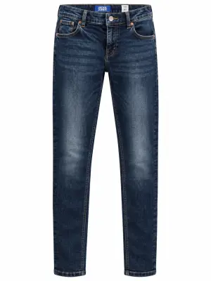 Découvrez notre sélection de vêtements et chaussures pour enfants, alliant style, confort et qualité pour accompagner les filles et les garçons au quotidien.