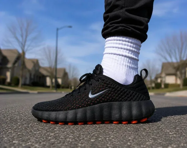 حذاء فاخر Nike Mind 002