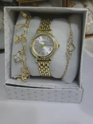 ساعة نساء مع اكسسوارات