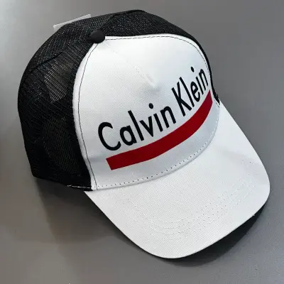 كاسكيطة كالفين كلاين Calvin Klein ابيض