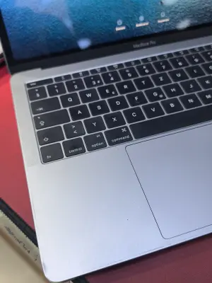 MacBook Pro 13" (2016) - Core i7 / 16GB RAM / Retina