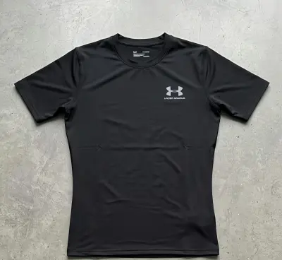 tshirt under armour slim fit