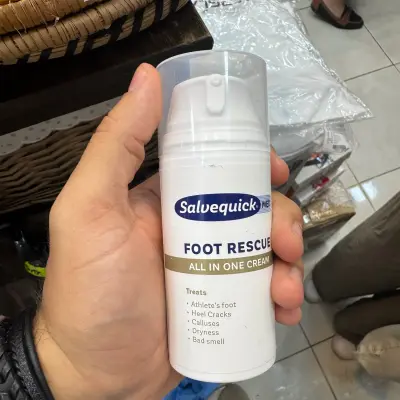 Problème de démangeaisons et de champignons, une mauvaise odeur de pieds