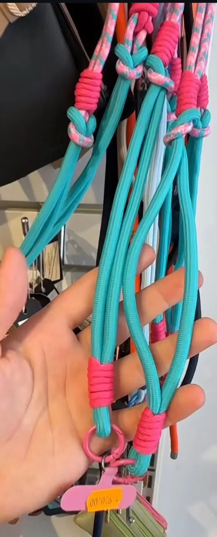 Laniére pour smartphone