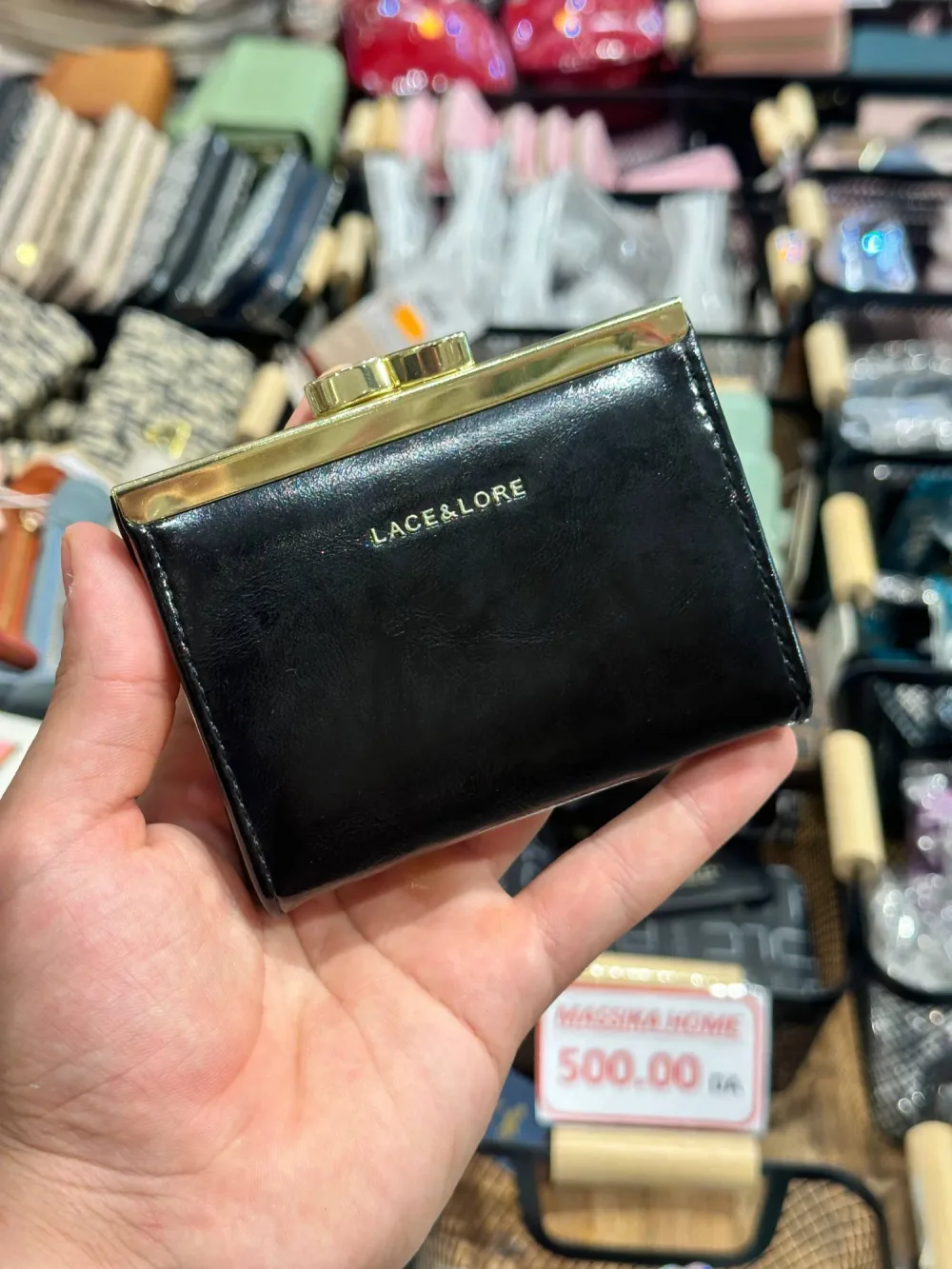 👛 Portefeuille Compact Fermoir Doré – Lace & Lore