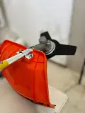 آلة قص الأعشاب والأغصان بالبنزين