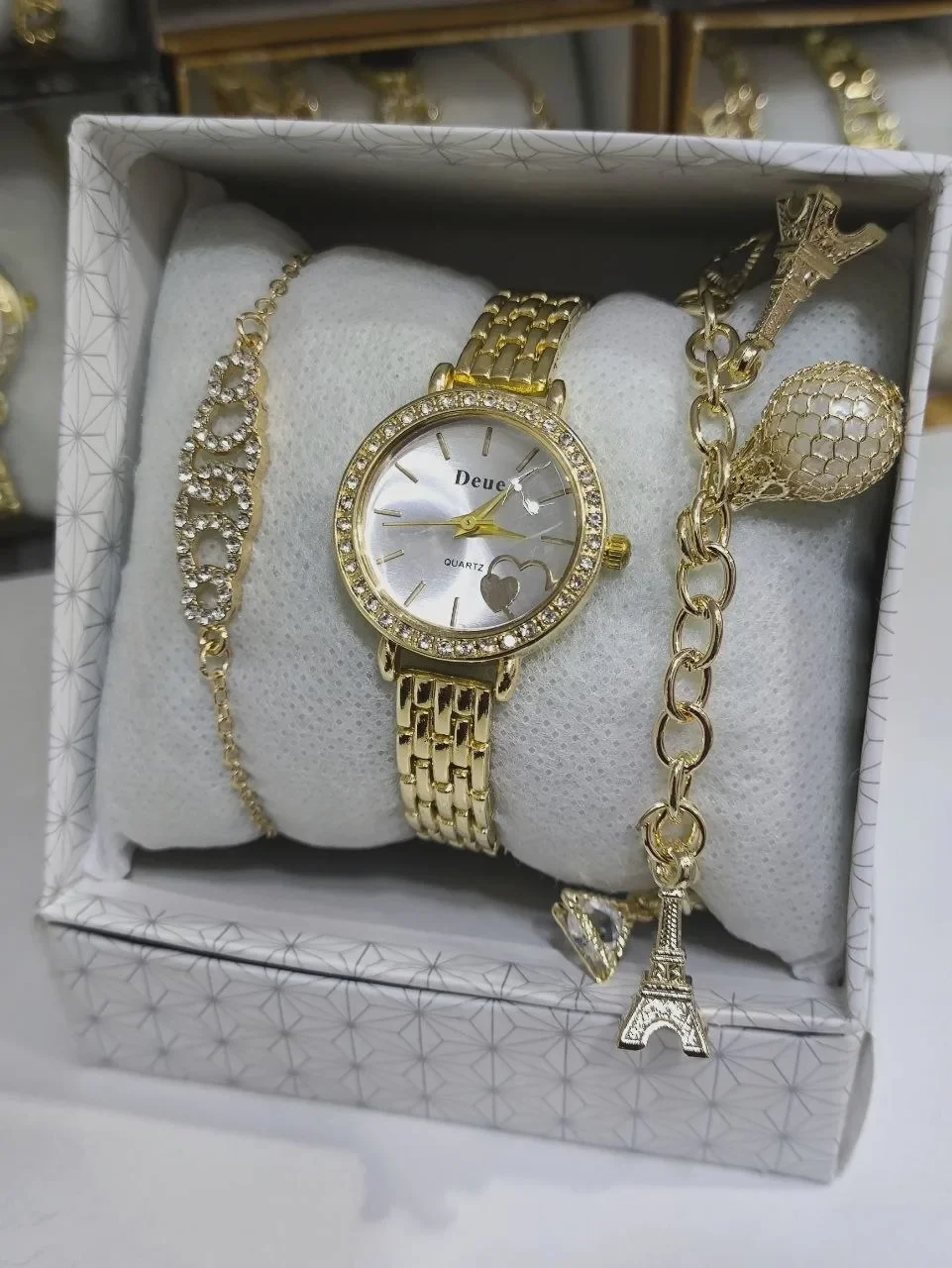 ساعة نساء مع اكسسوارات