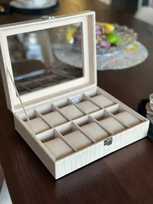 Coffret à Montres en Cuir Croco Beige – 10 Compartiments
