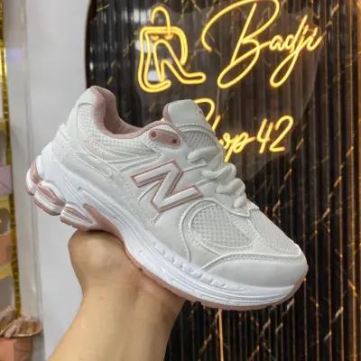 حذاء نسائي new balance– أناقة وراحة في كل خطوة  ✨