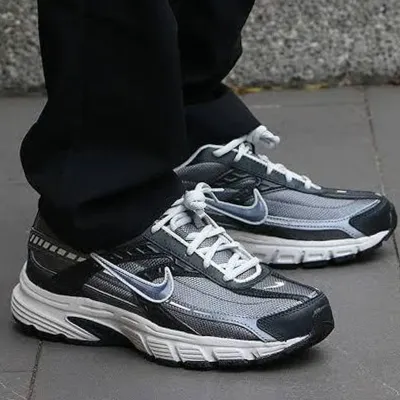 Nike Initiator