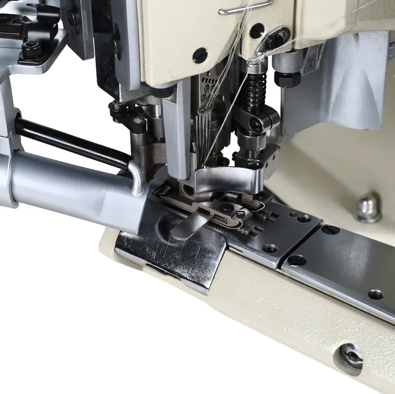 Machine a Coudre Industrielle Flatlock a Cylindre 4 Aiguilles 6 Fils O4-6-260