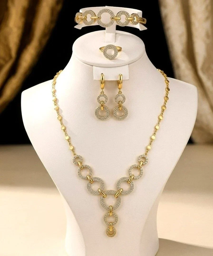 Parure de Bijoux "Cercles Infinis" (4 Pièces) – Cascade de Cristaux Dorée