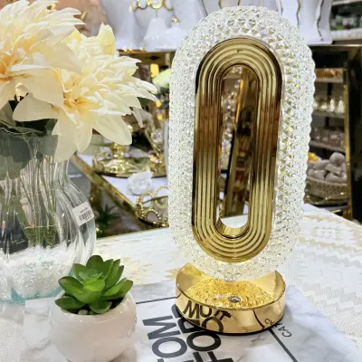Lampe de table LED arche dorée en cristal ✨