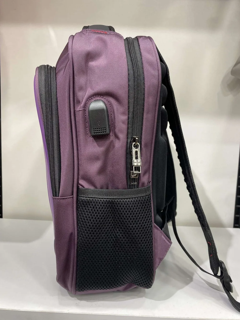 Sac a Dos rigide 14 pouces  avec Port USB