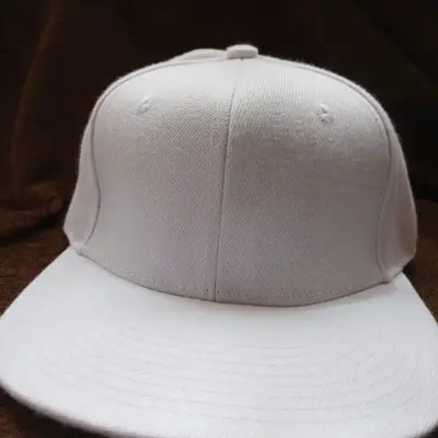 flat white cap