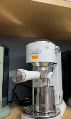 De'Longhi Dedica machine a café