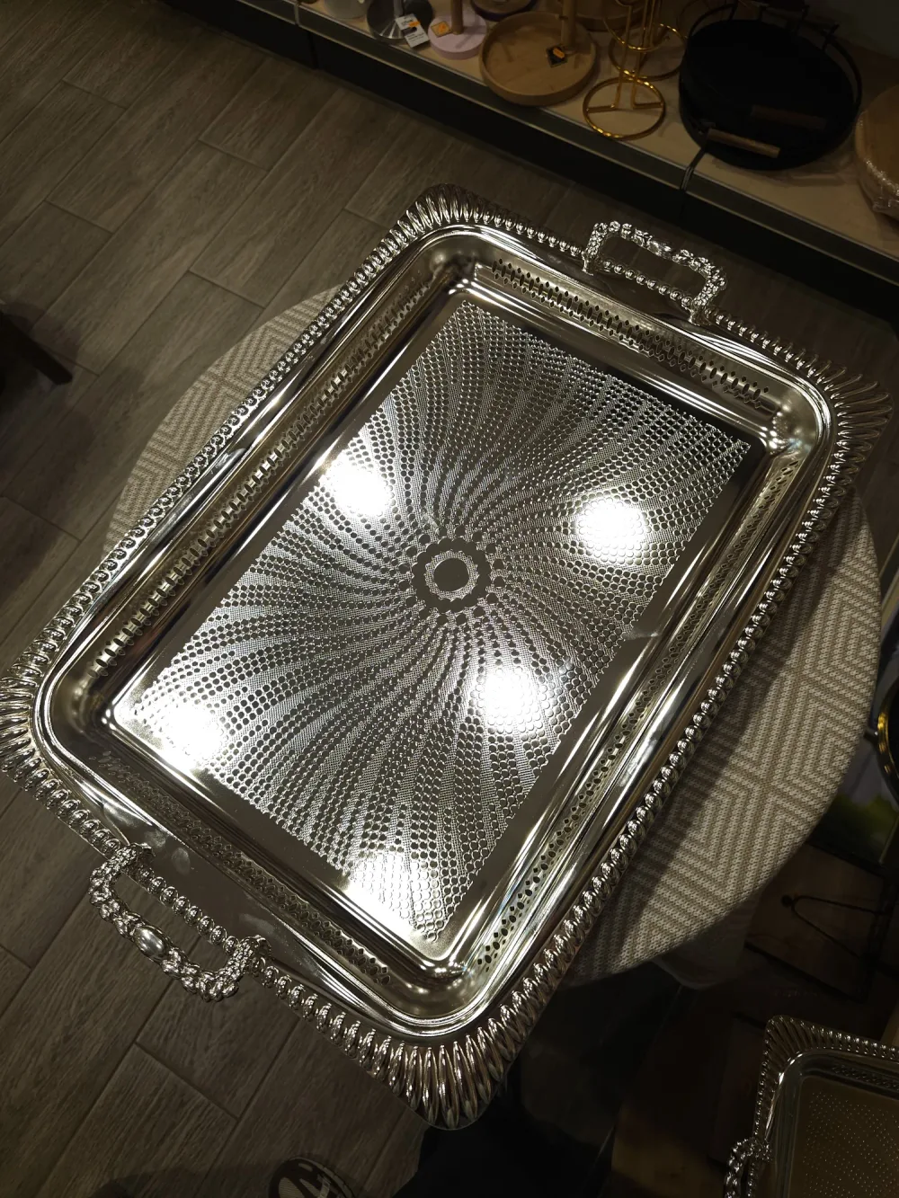 PLATEAUX ARGENTÉ AVEC MOTIF