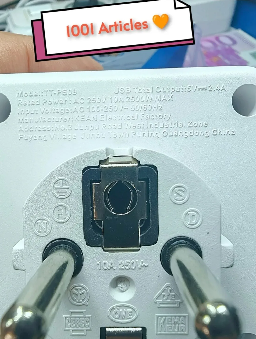Multiprises 7 en 1 - Cube Power Strip Avec Protection de Surintensité