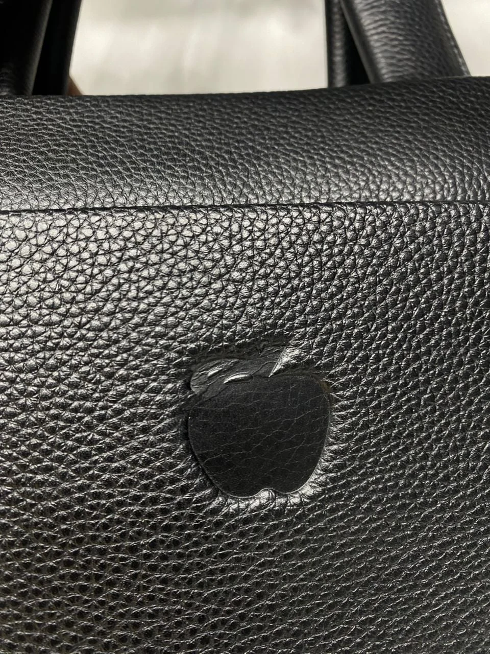 Cartable APPLE en cuir véritable