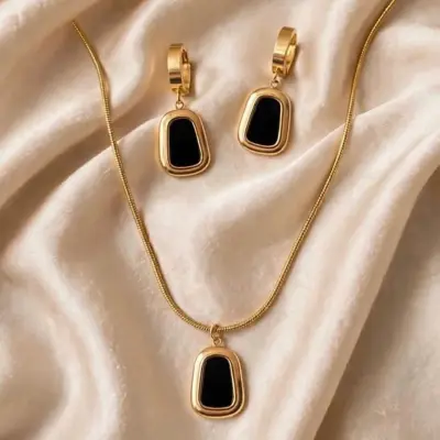 Collier et boucles d’oreilles