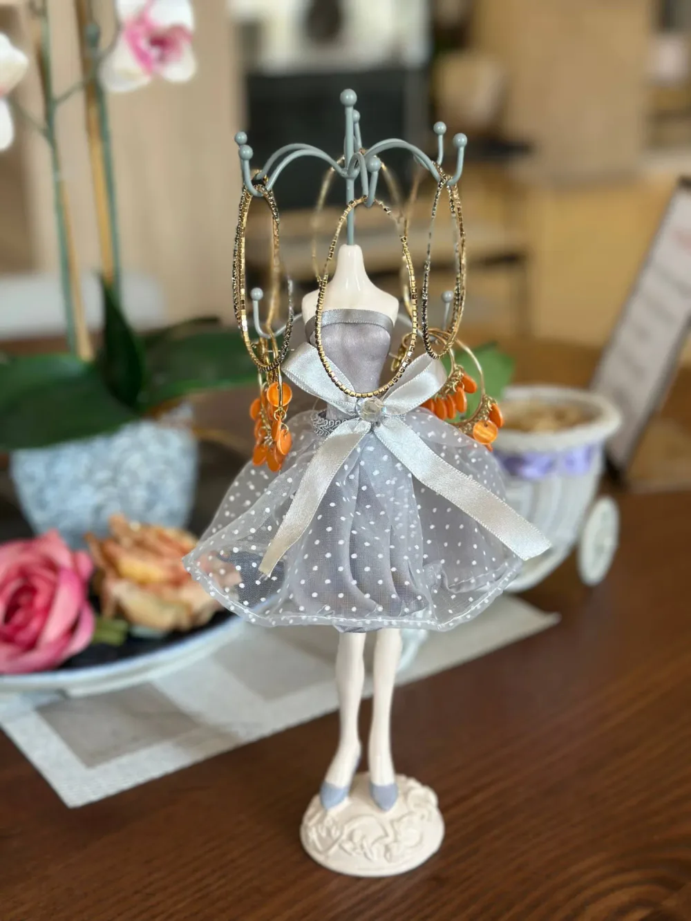 Présentoir à Bijoux Poupée Élégante – Grand Format
