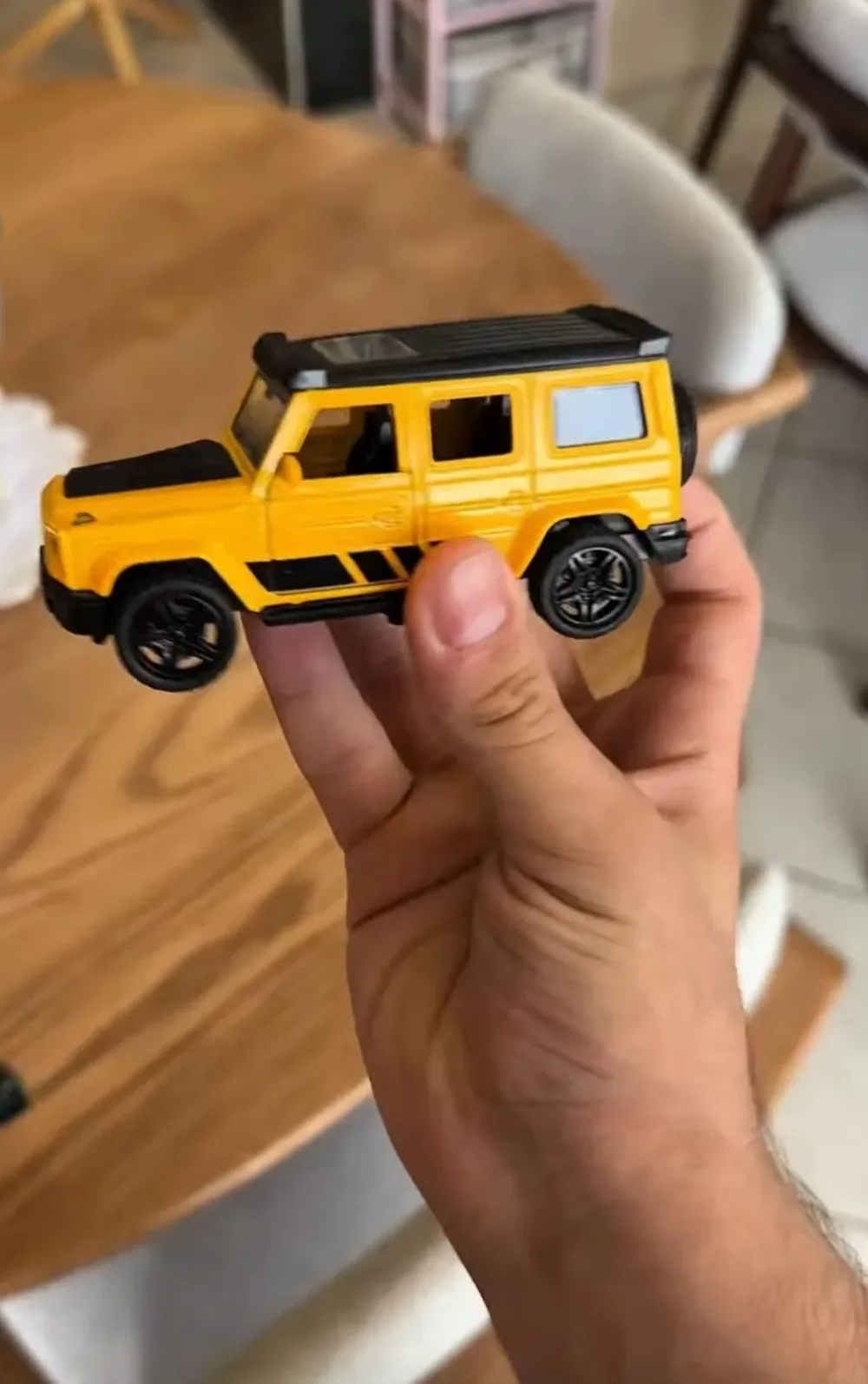 Mini voiture SUV en métal