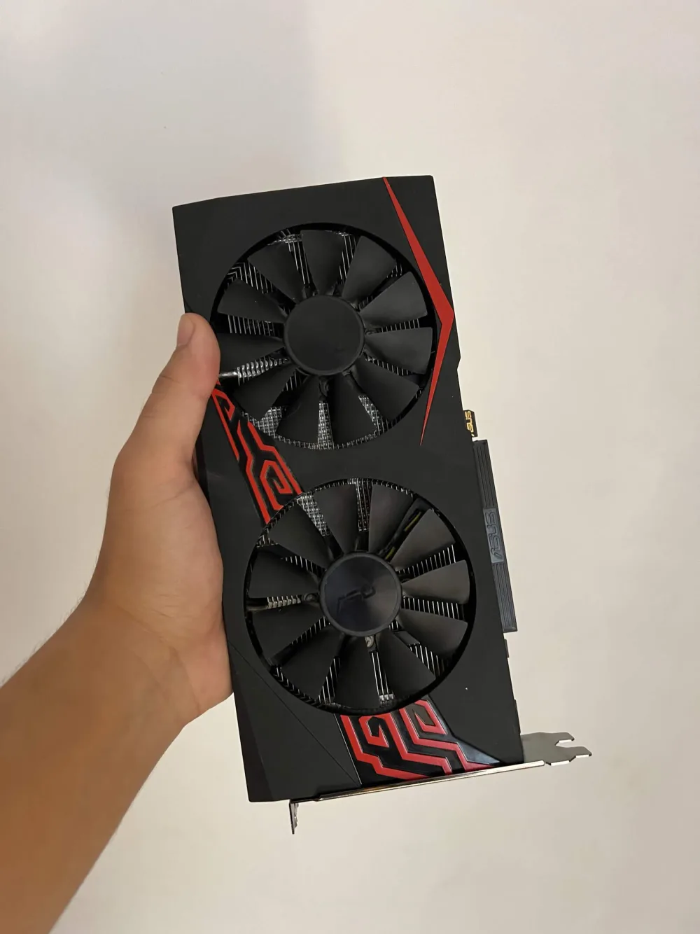 RX 570 4GB ASUS ( EN CONFIGURATION SEULEMENT )