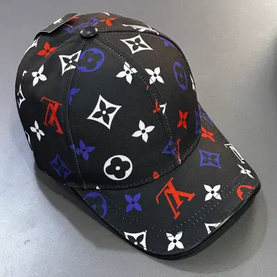 كاسكيطة لويس فويتون Louis Vuitton اسود