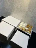 حامل حلويات المربع