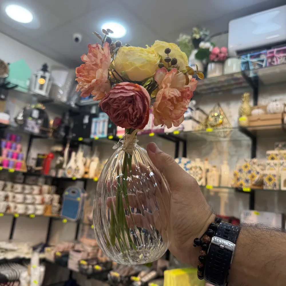 Vas avec beaucoup de fleurs