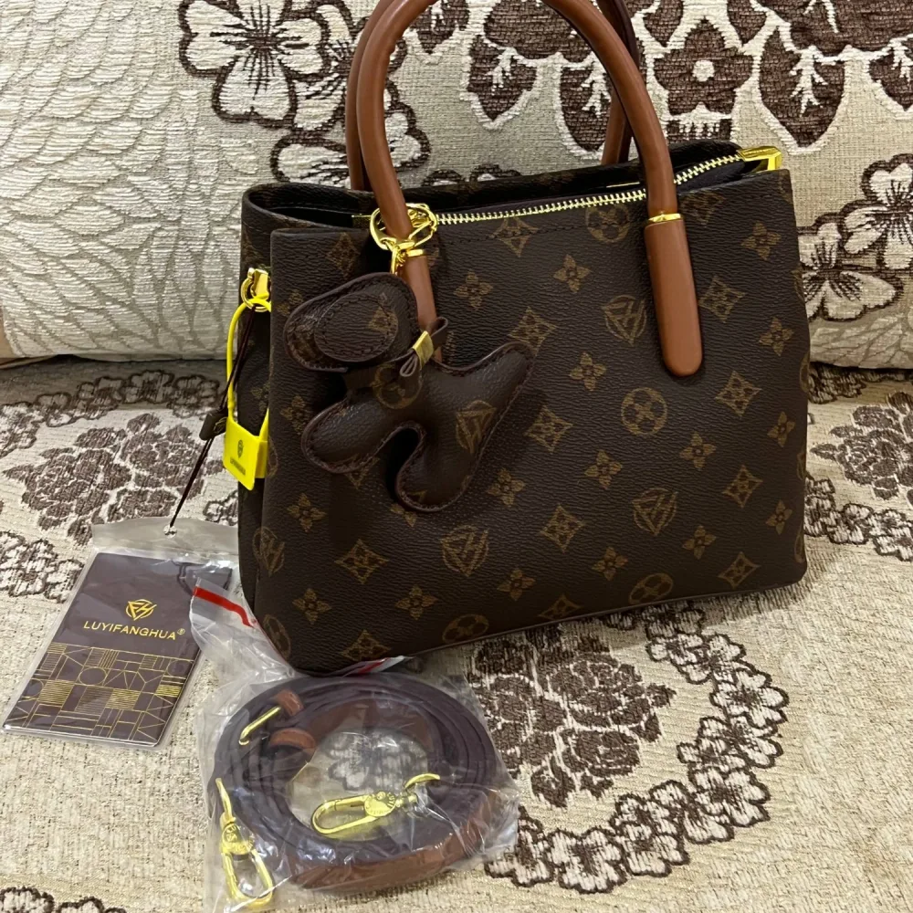A&V Monogram Élégance – Brown Luxury Edition
