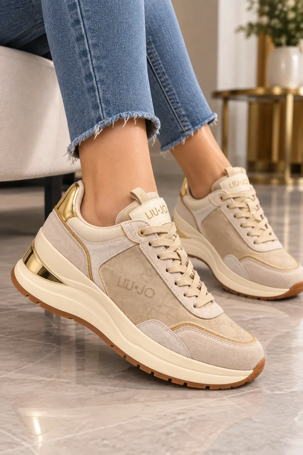 LIU JO Karlie 56 – Sneakers Femme Beige en Satin & Suède