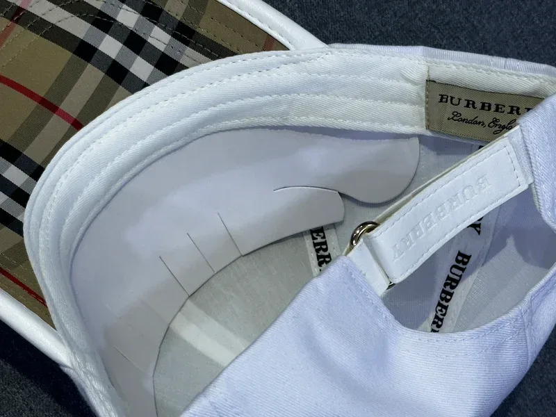 كاسكيطة باربيري Burberry