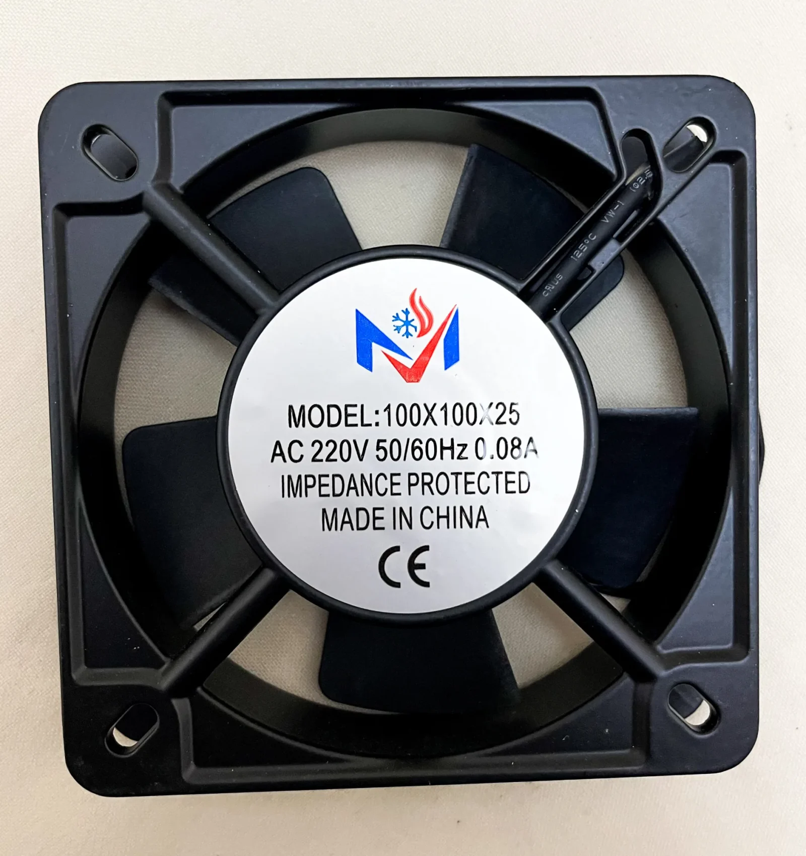 مروحة مربعة حجم 10x10 سم Ventilateur carré