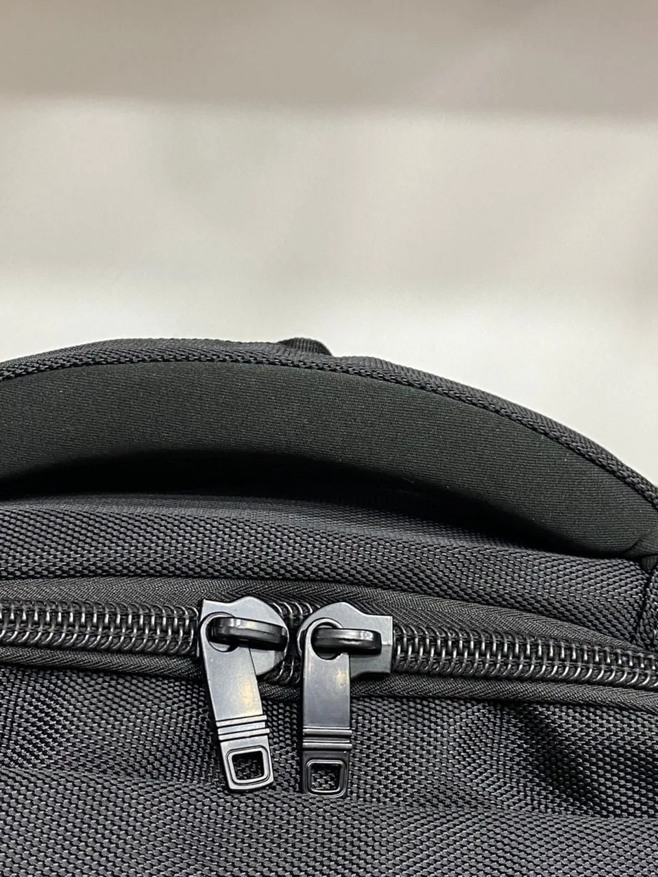 Sac à dos business élégant pour laptop grande capacité