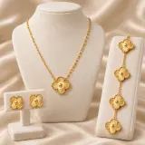 Parure 3 pièces : boucles d’oreilles, collier et gourmette