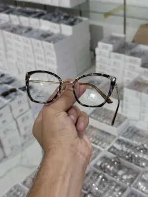 نظارات نسائية طبية