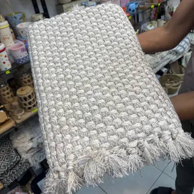 Tapis artisanal, 1,m60 sur 2,m20  100 % coton