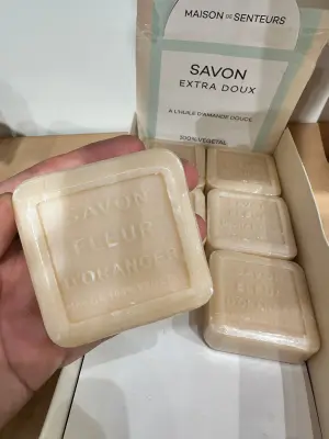 🧼 Savon Extra Doux à l'Huile d'Amande Douce – Maison de Senteurs