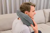 وسادة الرقبة و السفر