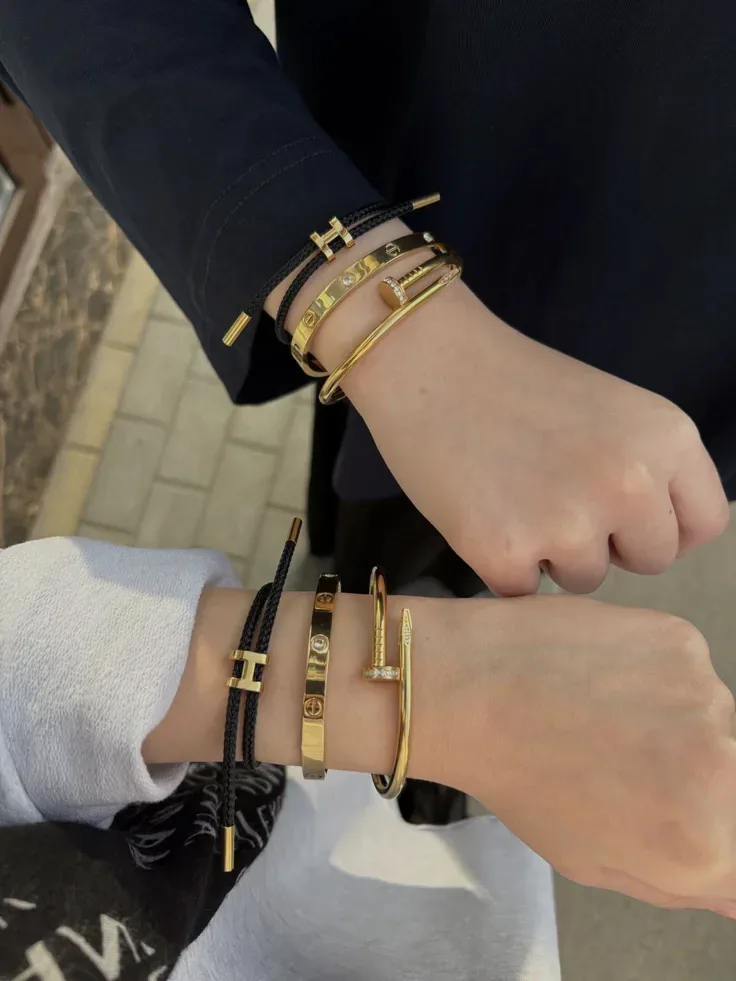 Bracelet H Élégance