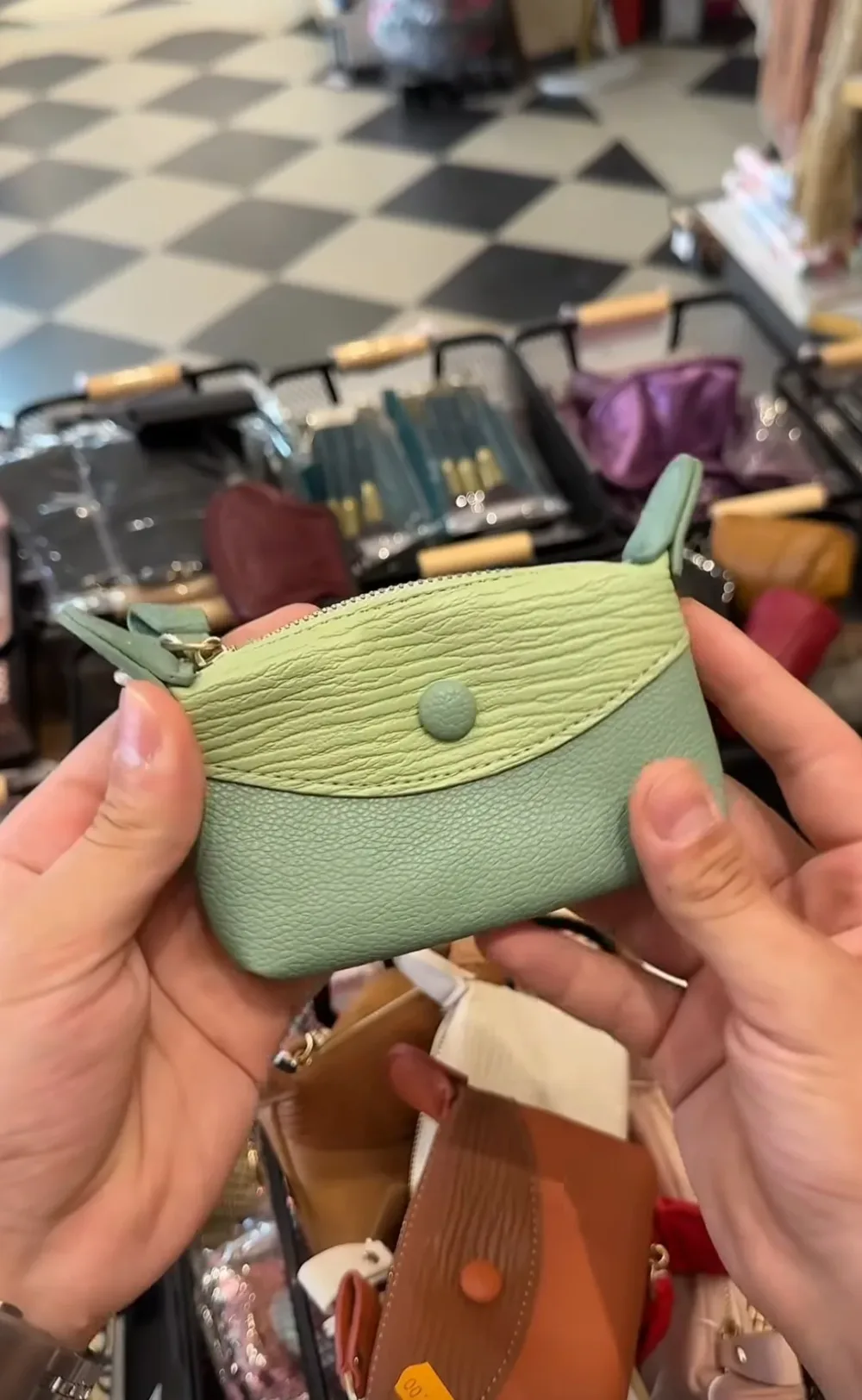 Mini pochette porte-monnaie en cuir grainé