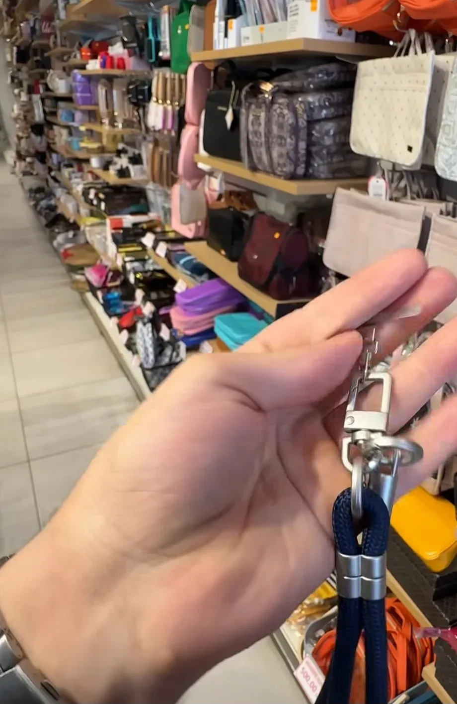 Laniére pour smartphone